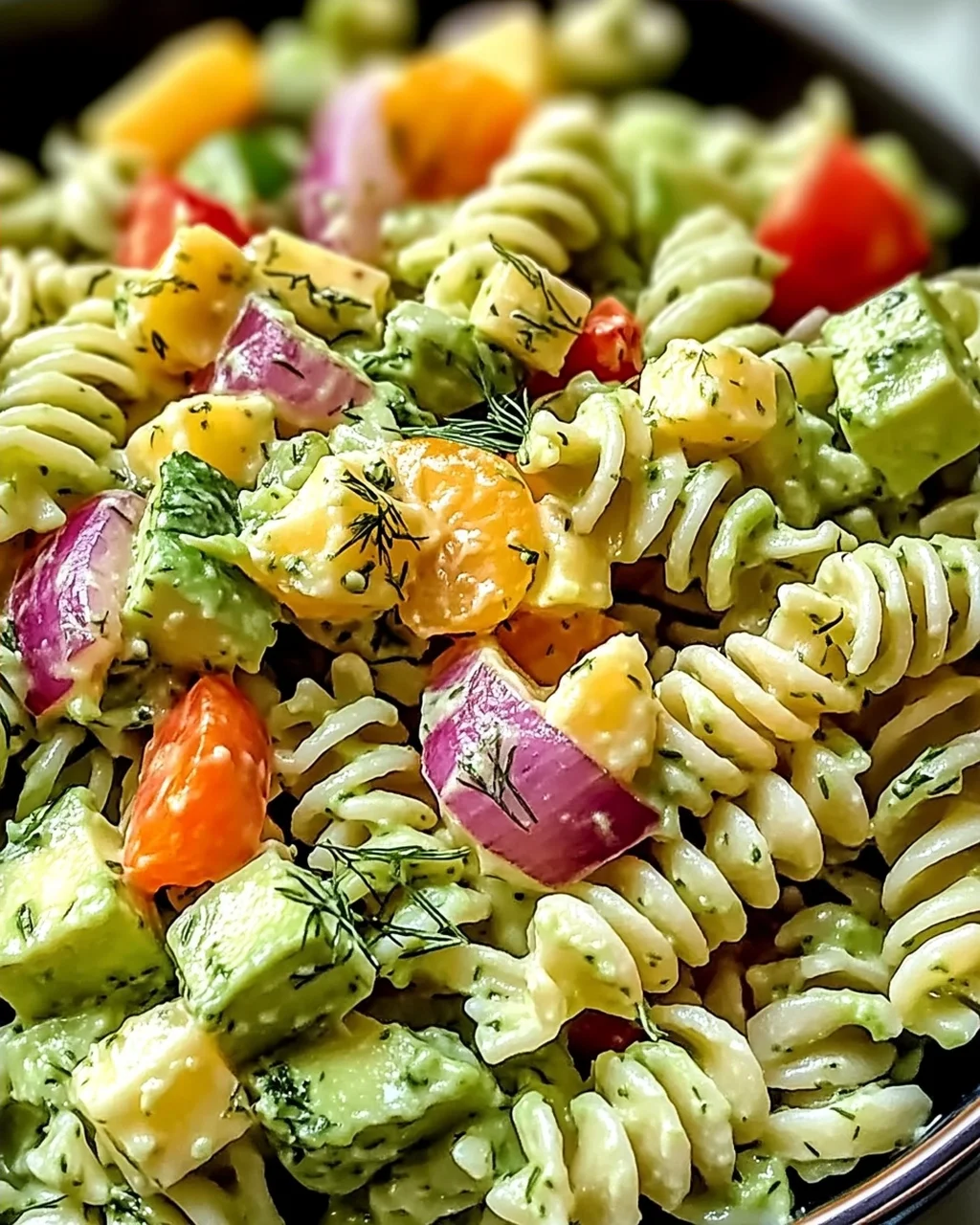 Milchfreier Avocado-Nudelsalat für den Sommer