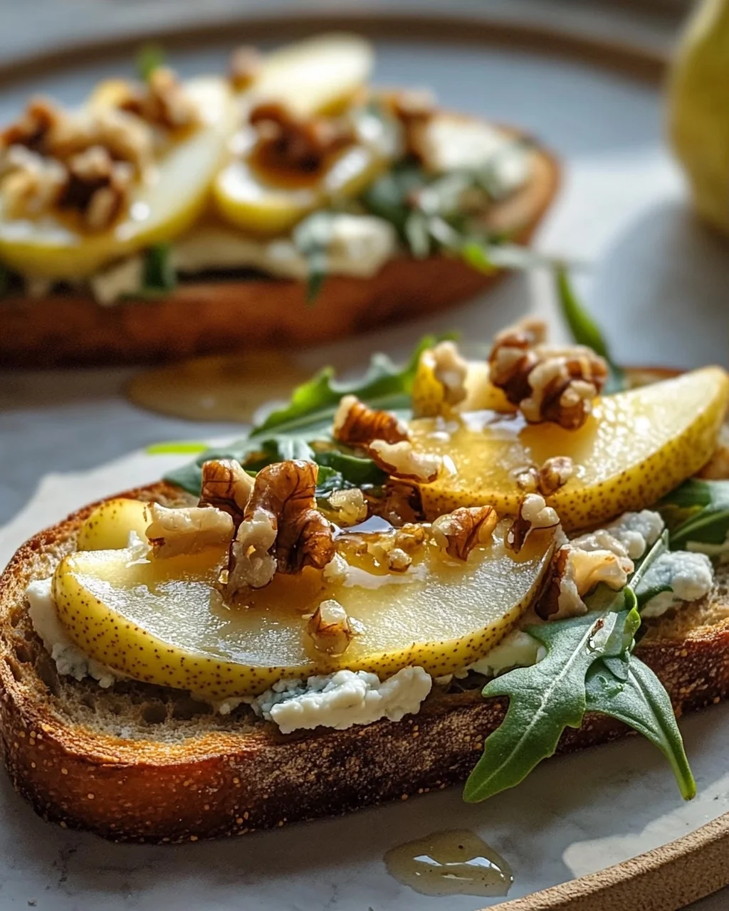 Würzige Gorgonzola Birnen Bruschetta für Genießer